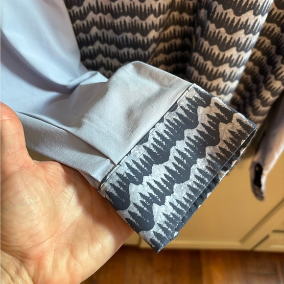 Jolly Gear triple crown button down sun hoodie M/L $95 - Picture 6 of 12